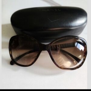 CHANEL Sunglasses AUTHENTIC Oversized Swarovski  Excellent Condition. 5309
